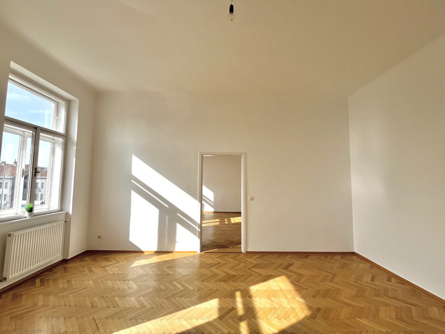 Zimmer - Entzückende lichtdurchflutete Wohnung mit herrlichem Ausblick! (Balkonanbau möglich) !! PROVISIONSFREI !!