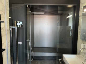 Dampfdusche - Voll ausgestattetes Penthouse der Extraklasse mit Panorama-Dachterrasse