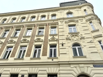 Fassade - Klassischer Charme trifft moderne Eleganz! Stilvolle Eckwohnung im klassischen Wiener Altbau in 1150 Wien