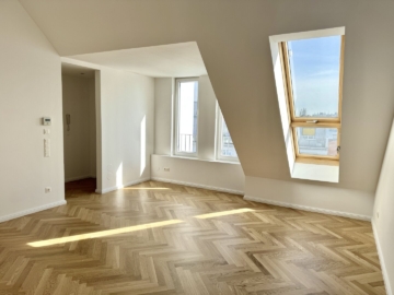 Living - Lichtdurchflutete Dachgeschosswohnung mit Galerie und Blick über die Stadt – Nahe Mariahilfer Straße & Westbahnhof