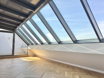 Galerie - Lichtdurchflutete Dachgeschosswohnung mit Galerie und Blick über die Stadt – Nahe Mariahilfer Straße & Westbahnhof