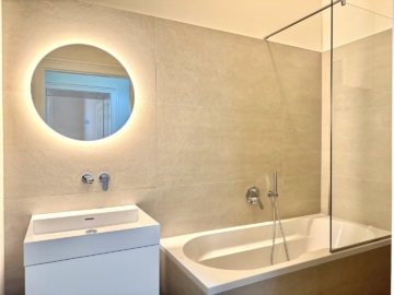 Bad - Klassischer Charme und moderne Eleganz: Traumhafte Altbauwohnung in Bestlage des 3. Bezirks!