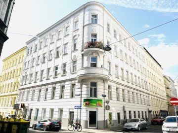 Sehr helle sanierungsbedürftige Eckwohnung! Toplage zur Mariahilfer Straße und Westbahnhof!!, 1150 Wien, Wohnung