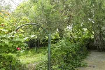 Innenhof - Ausblick Balkon - Sanierer aufgepasst! – Familienwohnung mit Gartentraum nahe Alte Donau