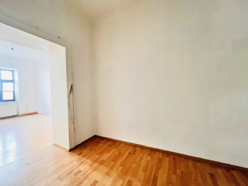 Zimmer - Sanierer aufgepasst! – Familienwohnung mit Gartentraum nahe Alte Donau
