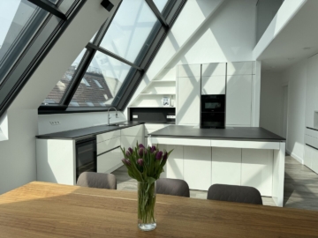 NASCHMARKT: Traumhaftes Penthouse mit Dachterrasse & Stellplätzen - Küche