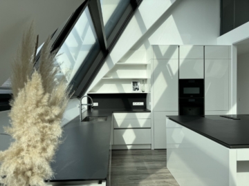 NASCHMARKT: Traumhaftes Penthouse mit Dachterrasse & Stellplätzen - Küche